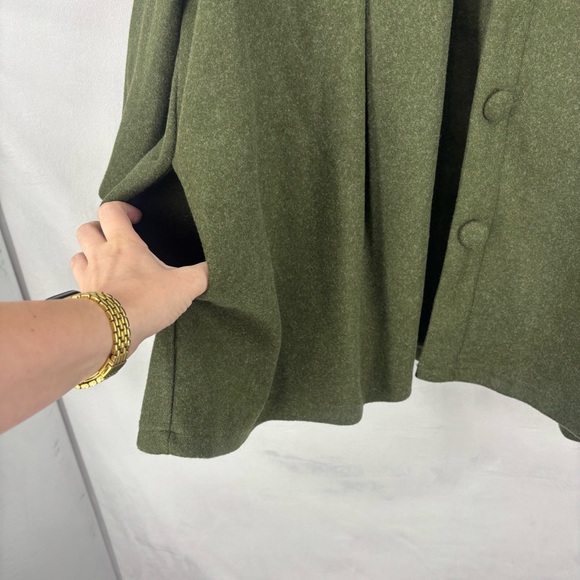 BloomChic Green A Line Button Jacket Flared Sleeve Plus Women’s Size 22 24 - Picture 4 of 9